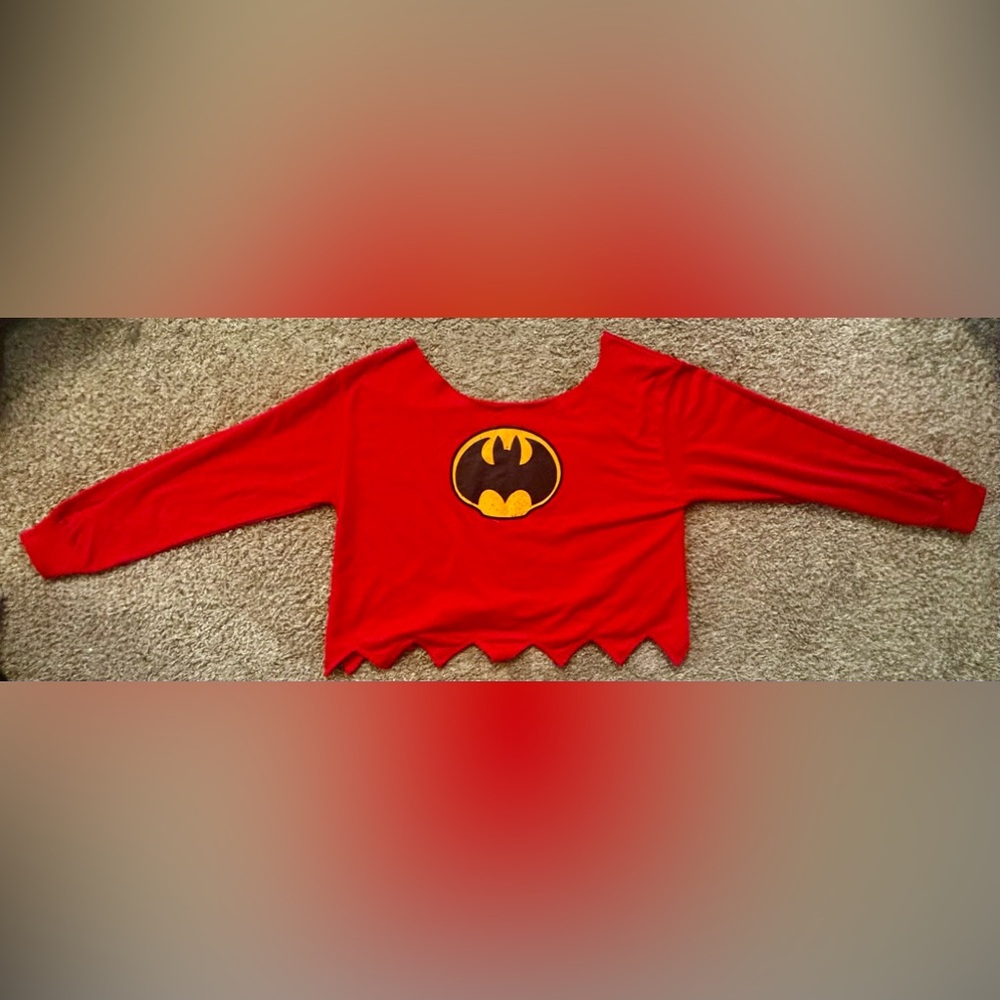 Batman Red crop top long sleeved No tag Compares to a size small great condition